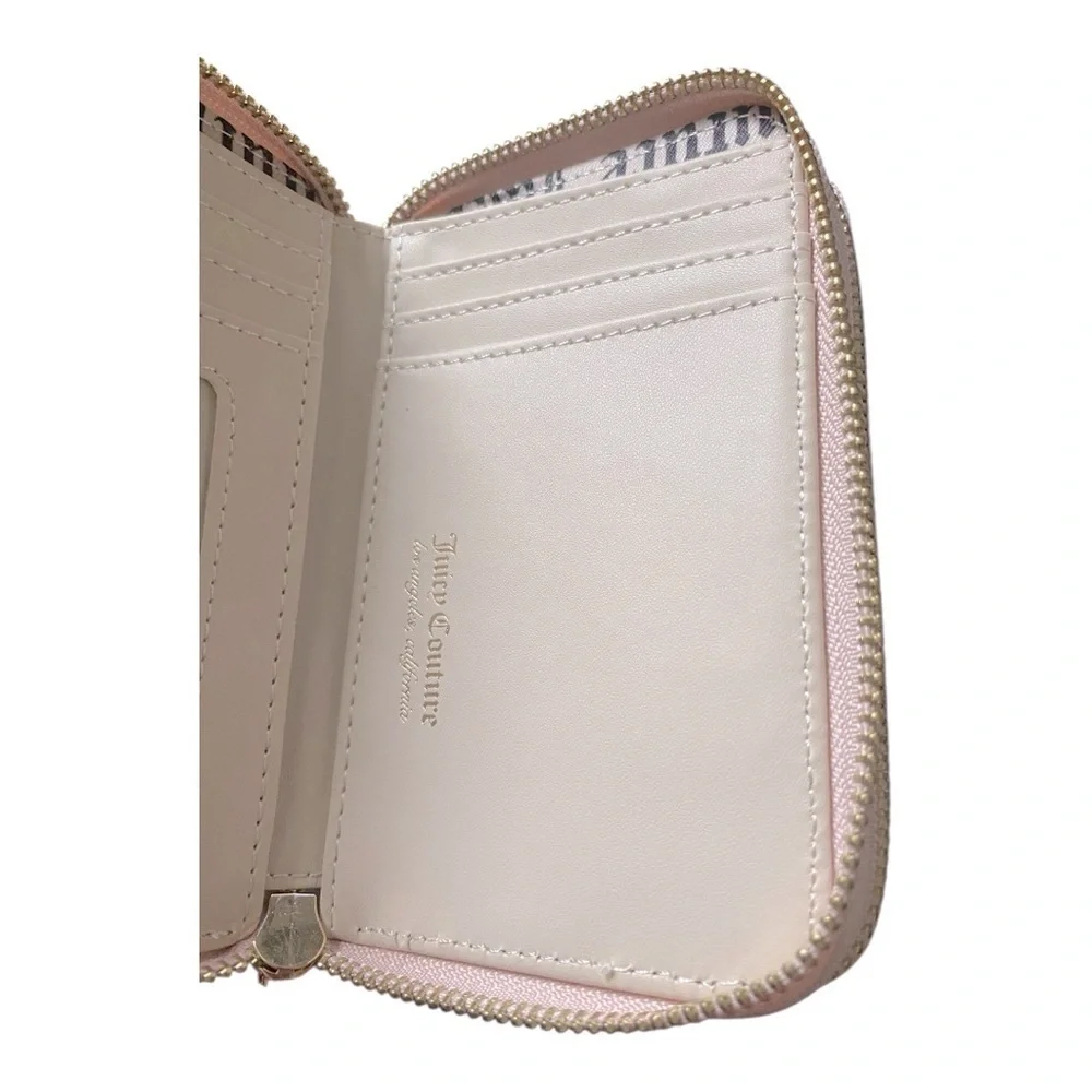 NWT-JUICY COUTURE-SOFT PINK ZIP AROUND WALLET-RHINESTONE SHIMMER “JUICY” FRONT